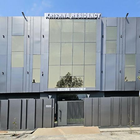 Krishna Residency - A Boutique Hotel Барели Экстерьер фото