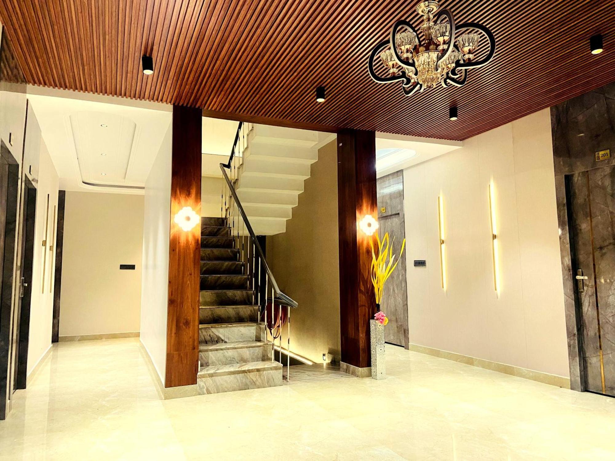 Krishna Residency - A Boutique Hotel Барели Экстерьер фото